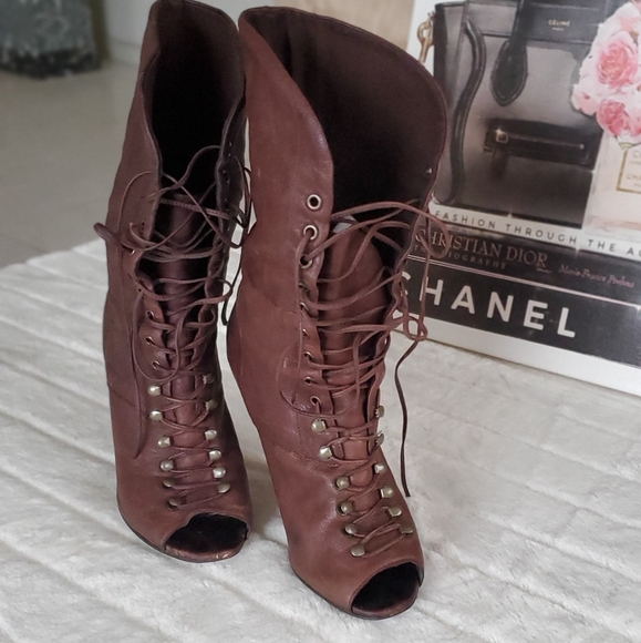 Guess Gwowenson Leather Boots - Picture 3 of 8